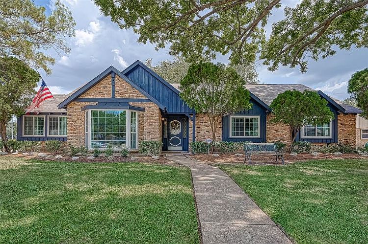 1st image of 2214 Pomeran Dr
