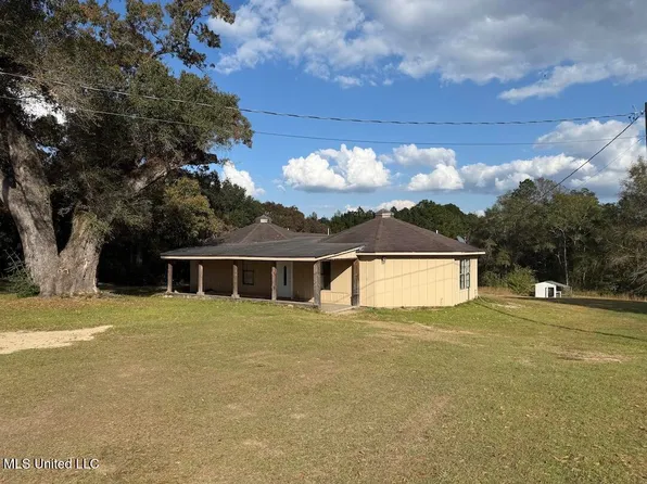 69 Buster Shaw Rd, Lumberton, MS 39455
