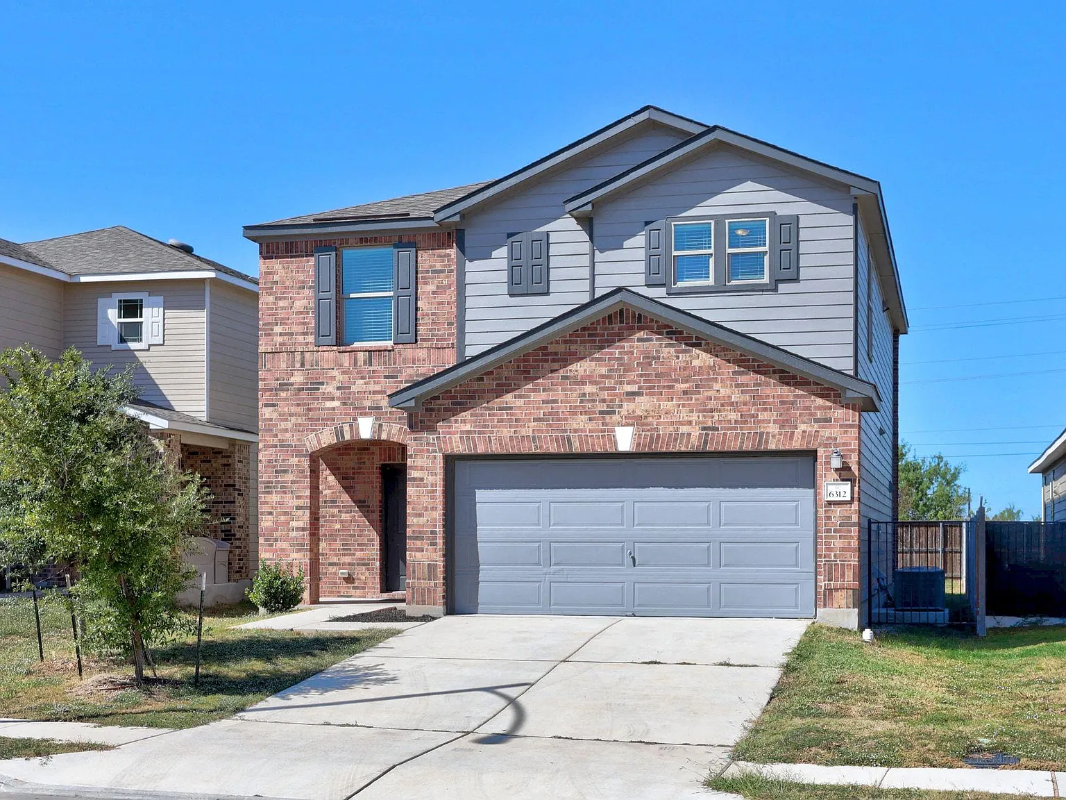 4 bed, 2.5 bath, 2101 sqft, $2,150 — Photo 2