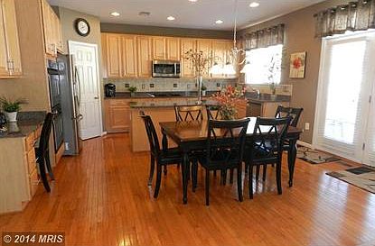 4th image of 724 Vermillion Dr NE
