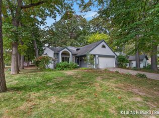 1351 Gladstone Dr SE, Grand Rapids, MI 49506