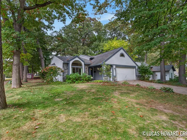 1351 Gladstone Dr SE, Grand Rapids, MI 49506