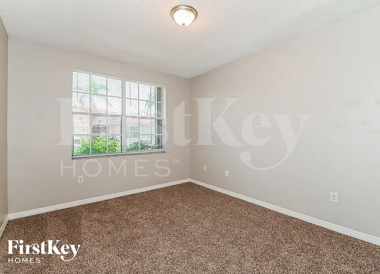 10901 SW 161st Pl — Photo 10