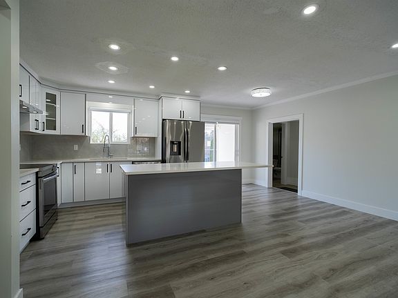 5th image of 17396 62a Ave