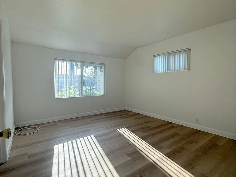 19862 Carmania Ln — Photo 12