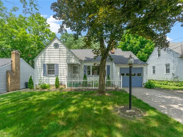 220 Afton Ave, Youngstown, OH 44512
