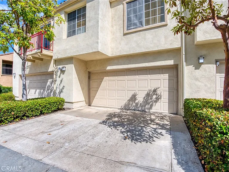208 Chandon — Photo 27