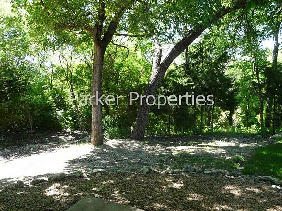 2nd image of 1101 Parker Ct