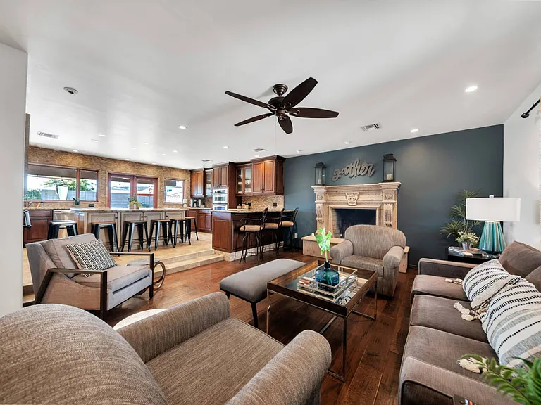 8631 E Berridge Ln — Photo 17