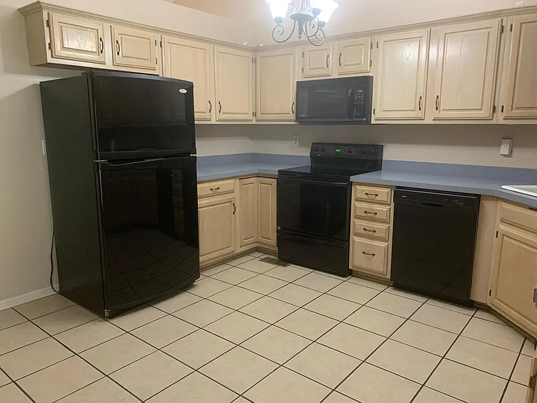 3531 Winthrop Dr — Photo 8