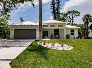860 Preacher Ct, Naples, FL 34104