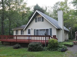 1023 Wyoming Dr, Pocono Lake, PA 18347
