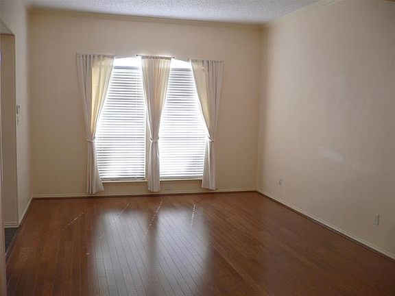 3rd image of 4113 Los Altos Dr