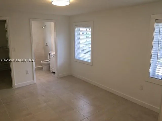 805 NE 138th St — Photo 15