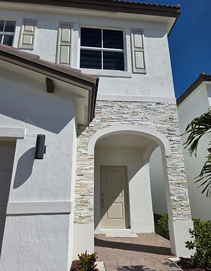 5 bed, 4.0 bath, $4,200 — Photo 3