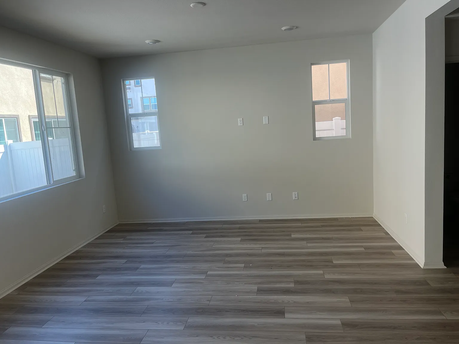 3 bed, 1731 sqft, $3,300 — Photo 3