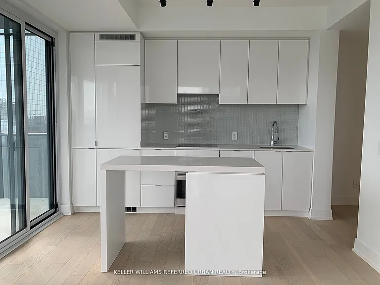 7 Grenville St #2410 — Photo 4