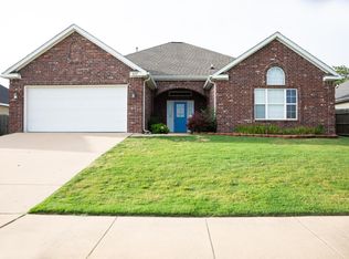 607 Maci Ct, Siloam Springs, AR 72761