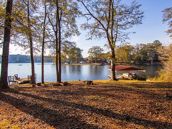 4th image of 1631 W Pine Lake Dr