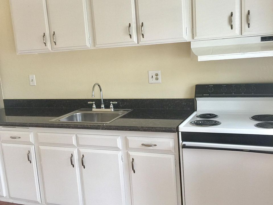1st image of 1143 Roewill Dr #8