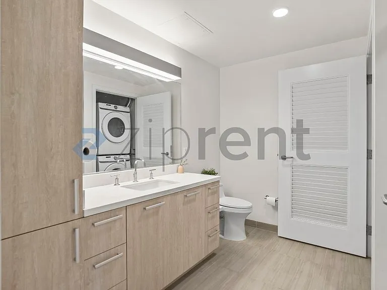 188 W Saint James St #10710 — Photo 17