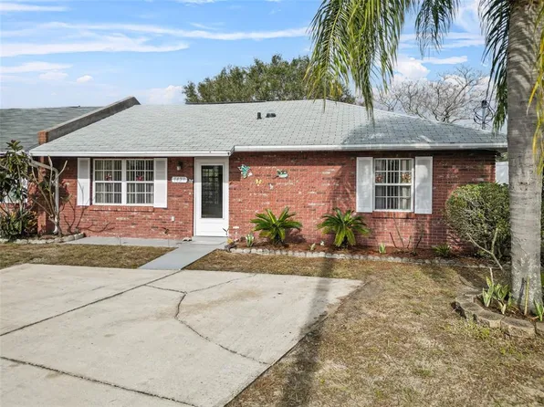 1423 Thousand Roses Dr N, Lake Wales, FL 33853