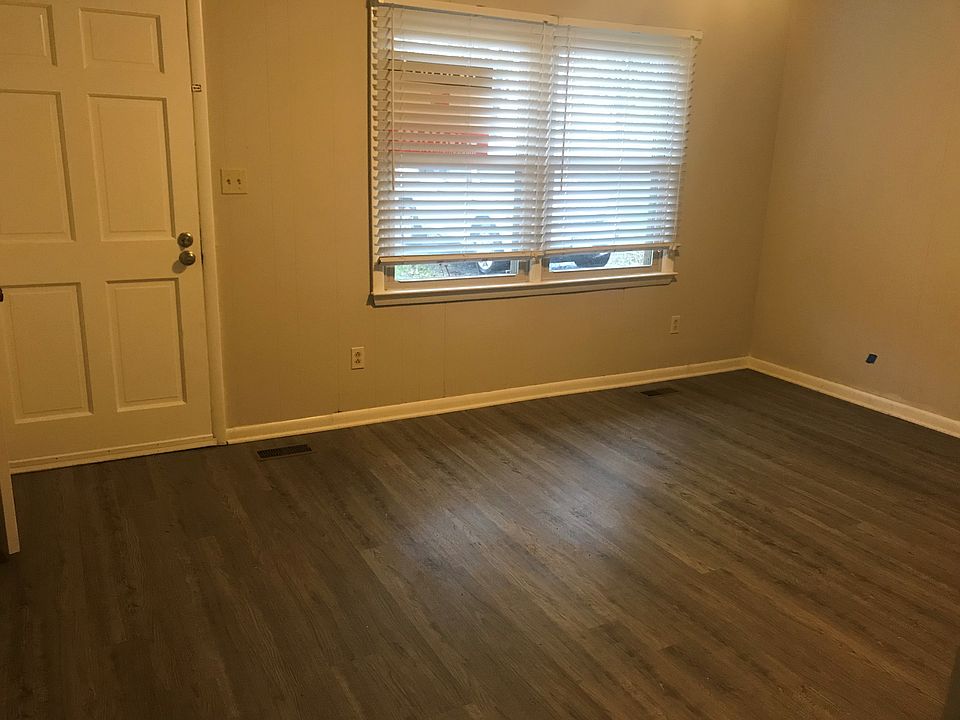 1st image of 107 Carmel Dr
