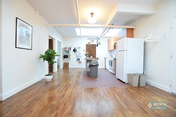 Rented by null | media 15