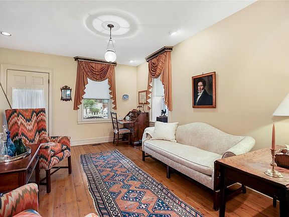 5th image of 2861 Champa St