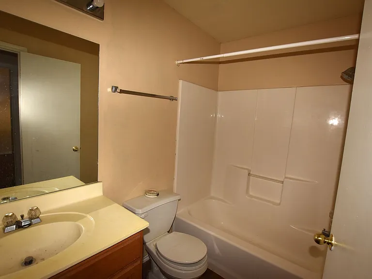 902-904 Sagewood Trl — Photo 6