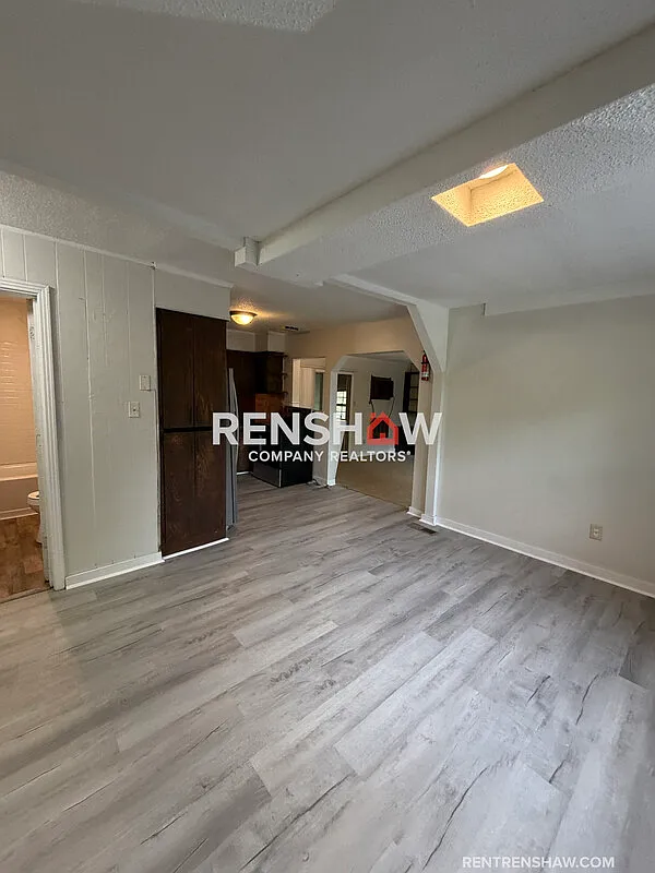 4 bed, 1.0 bath, 1132 sqft, $1,250 — Photo 3