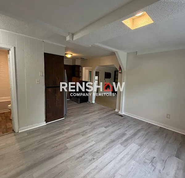 450 Bedwell St — Photo 3