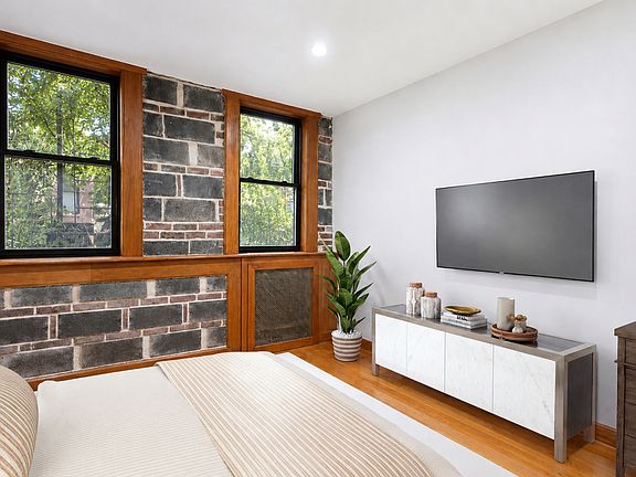 4th image of 278 E 10th St APT 2B