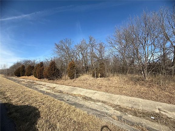 5th image of Outer Road West & N