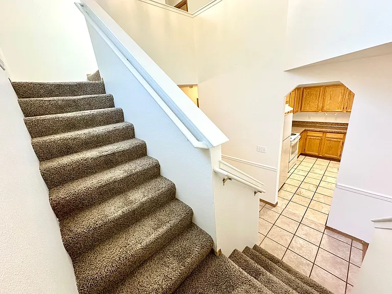 2103 N Yellowstone St — Photo 22