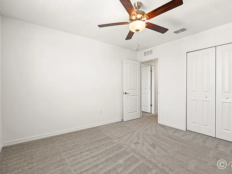 2881 Silver Scallop Loop — Photo 36