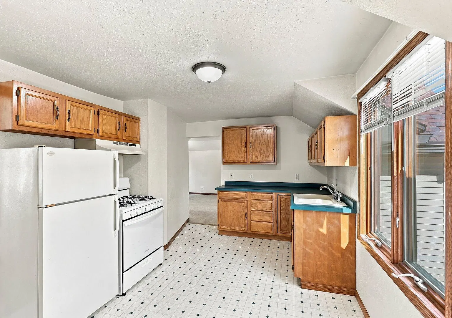 28 E. 11th Street — Photo 1