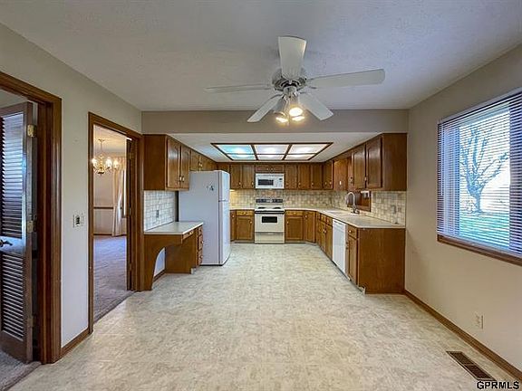4th image of 2812 Nottingham Dr