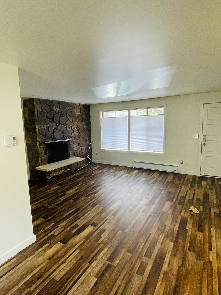 Living Room - 4493 Riverview Ave #1