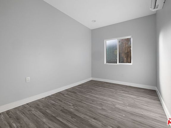 4th image of 1624 W 206th St