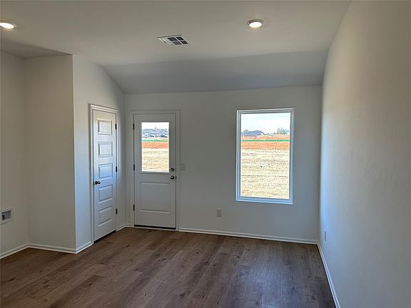 4th image of 1193 Sunflower Ln