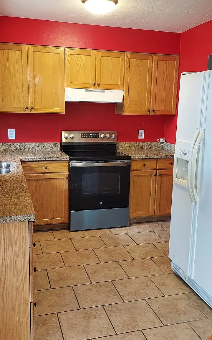 5 bed, 1752 sqft, $500 — Photo 3