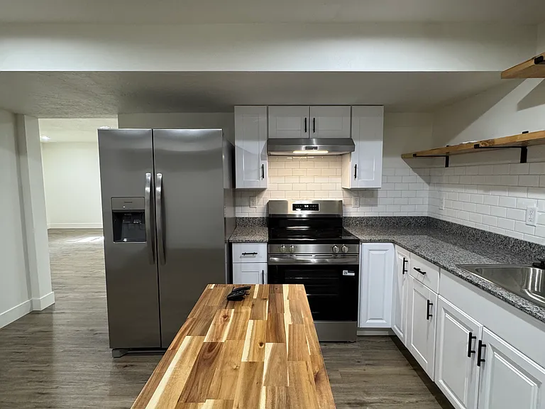 240 W Center St #BASEMENT — Photo 5