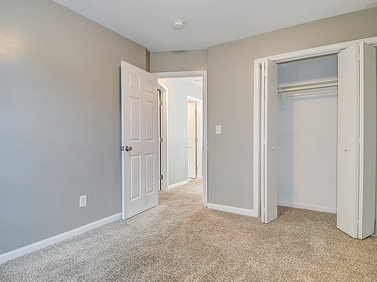 224 Taylor Ave W — Photo 29