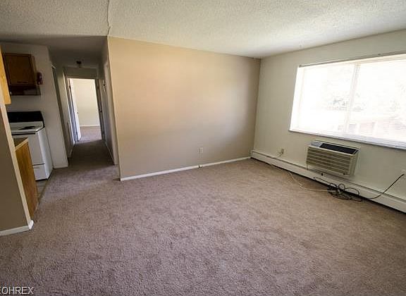 5th image of 22010 River Oaks Dr APT 11