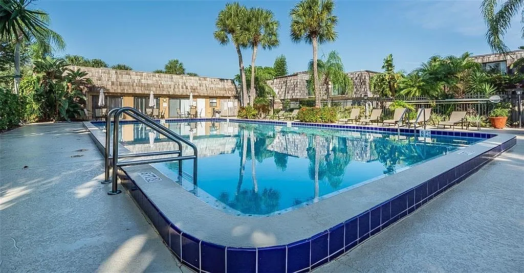 2 bed, 2.5 bath, 1170 sqft, $1,950 — Photo 3