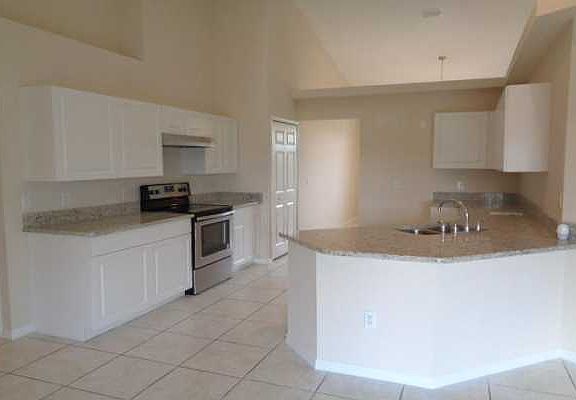 Home For Sale In Port saint lucie