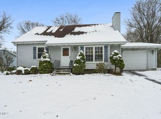 8 Allyson Ct, Albany, NY 12205