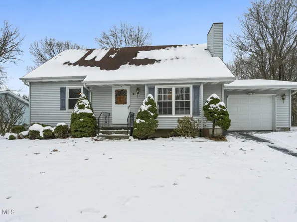 8 Allyson Court, Albany, NY 12205