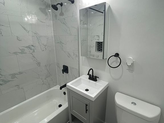 4th image of 68-72 W 25th St #302